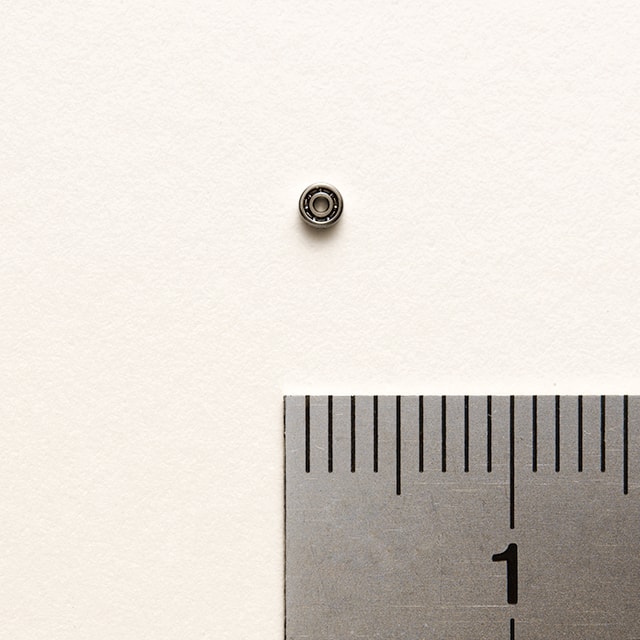 The smallest miniature bearing in the world has an inner diameter of 0. 6mm×outer diameter of 2. 0mm×thickness of 0. 8mm