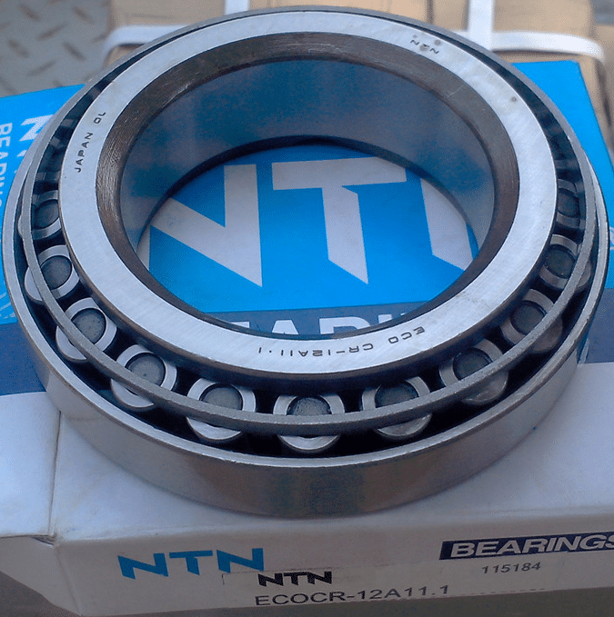 31320 NTN tapered roller bearing GCr15 material dimension 100*215*56.5mm