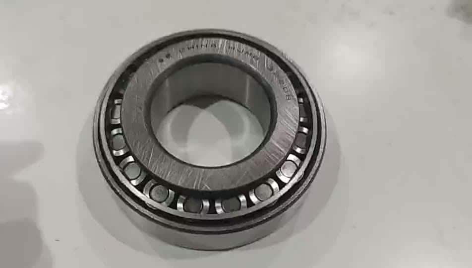 China manufacturer hm212047 hm212010 tapered roller bearing