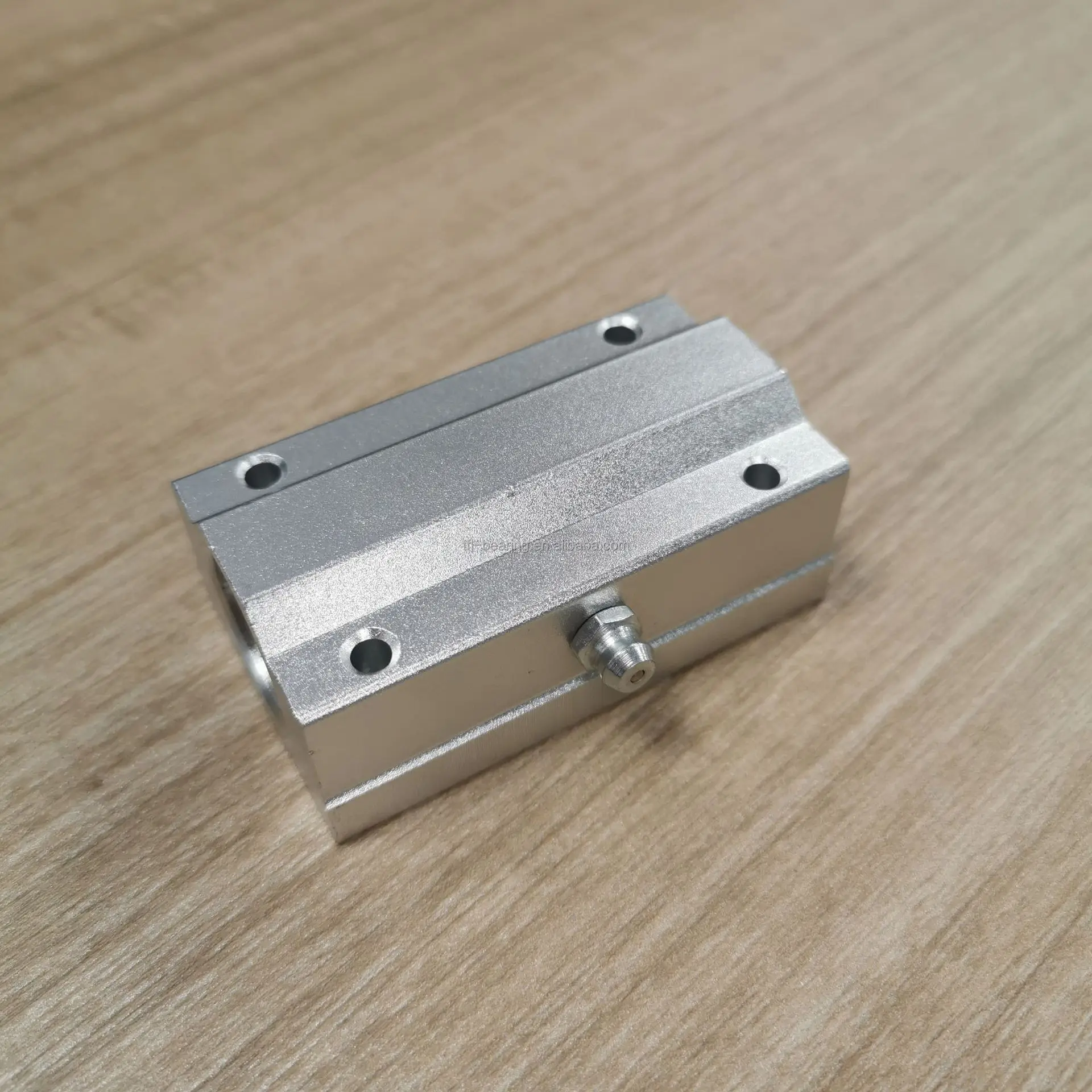 China factory SC16UU 16mm Linear Motion Bearing For CNC machine