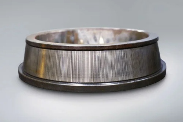 The picture shows the damage to the bearing caused by electrochemical corrosion.